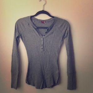 Fitted long sleeve shirt